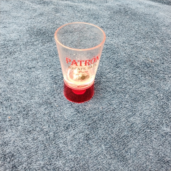 2 Patron Silver Tequila Bottle +FREE XO Shot glasses Empty w/Cork & Original Tag - Picture 7 of 8